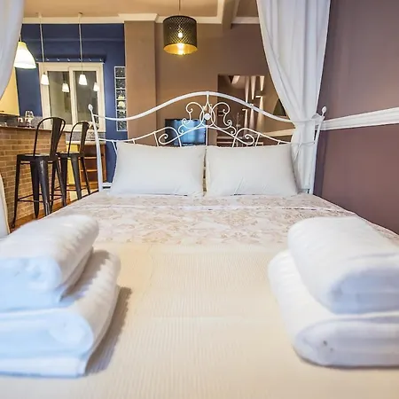 Qr #alice - Hearty & Cozy Center * Thessaloniki